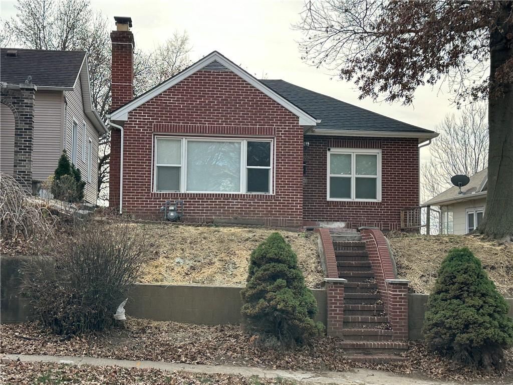 2216 Edmond St