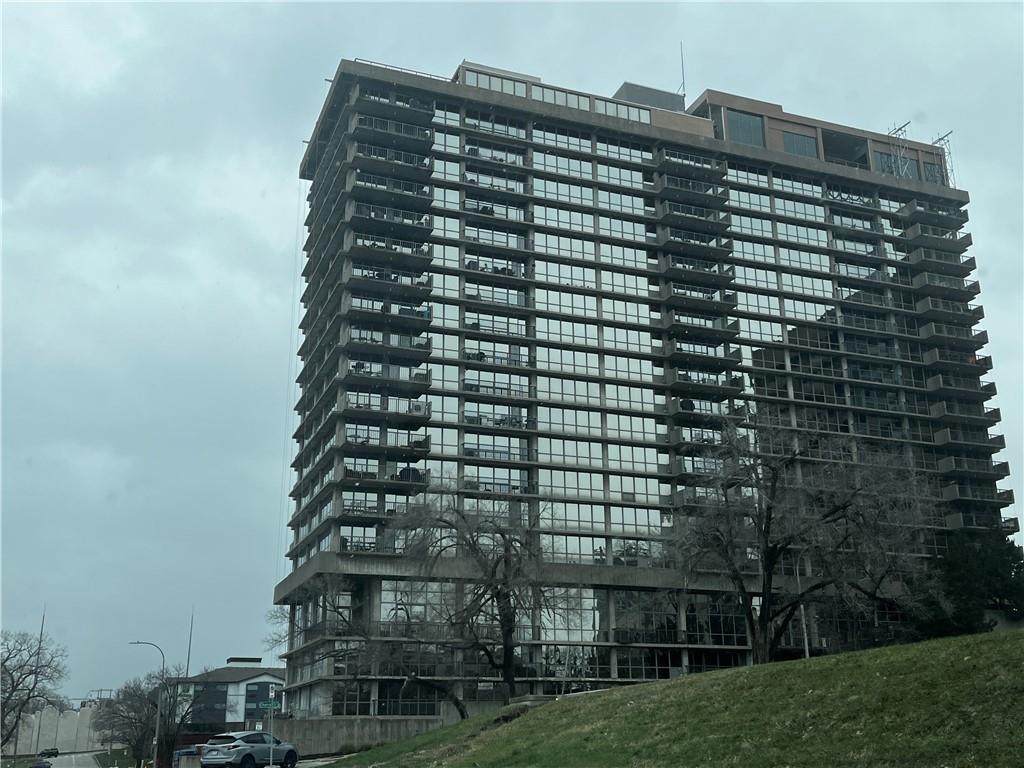 600 E Admiral Blvd Unit 606  