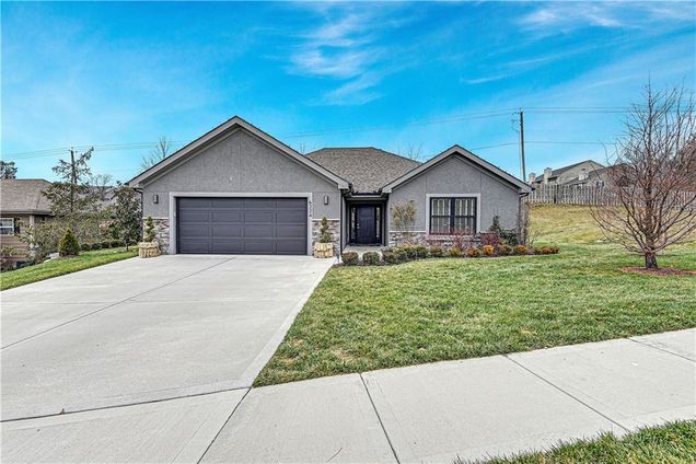 6224 N Green Hills Lane Kansas City, MO House Sold - Photo 1 of 30. Opens carousel modal