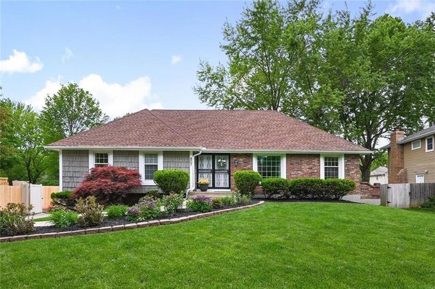 807 NW 17th Street Blue Springs, MO House Sold - Photo 1 of 30. Opens carousel modal