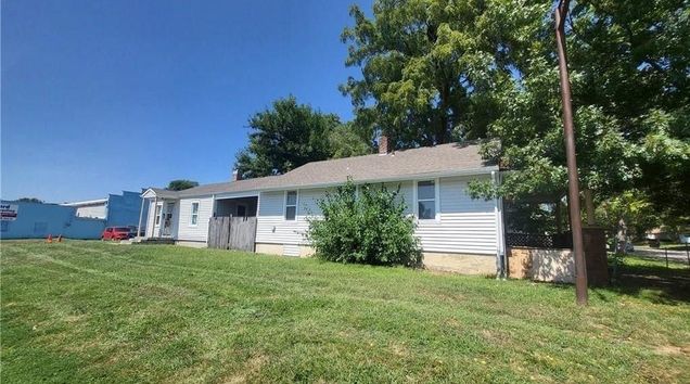 1116 S Woodland Avenue Independence, MO House Sold - Photo 1 of 14. Opens carousel modal