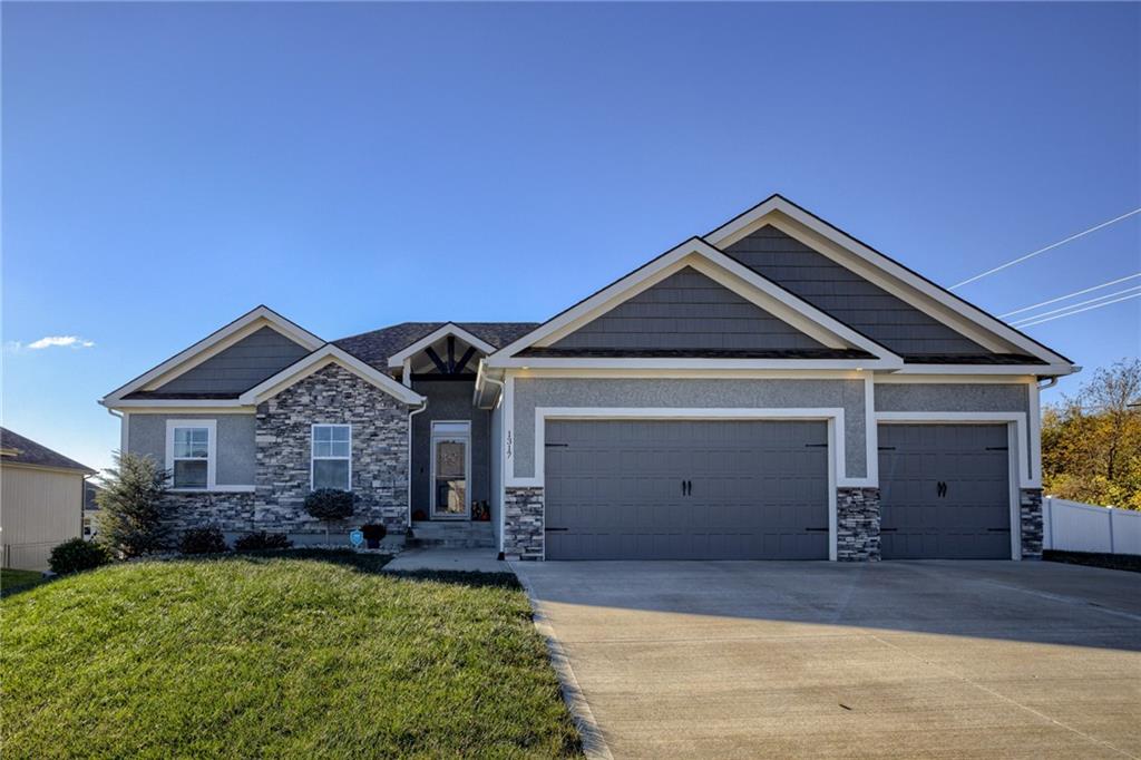 1317 NW Lindenwood Dr  
