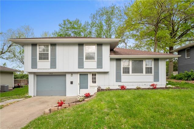 11912 Belmont Avenue Grandview, MO House Contingent - Photo 1 of 28. Opens carousel modal