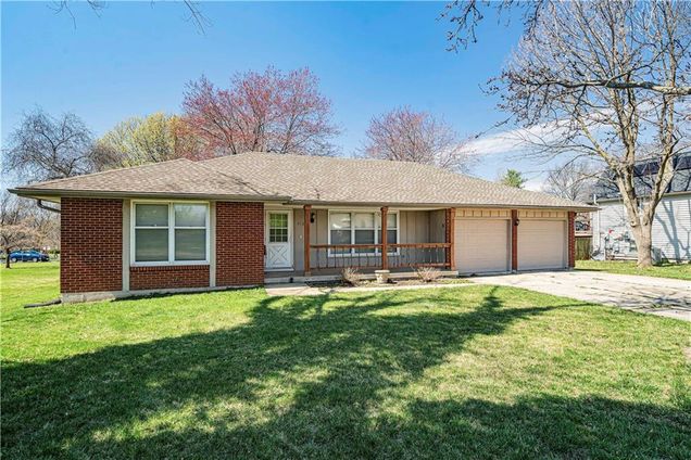 713 NW 15th Street Blue Springs, MO House Sold - Photo 1 of 36. Opens carousel modal