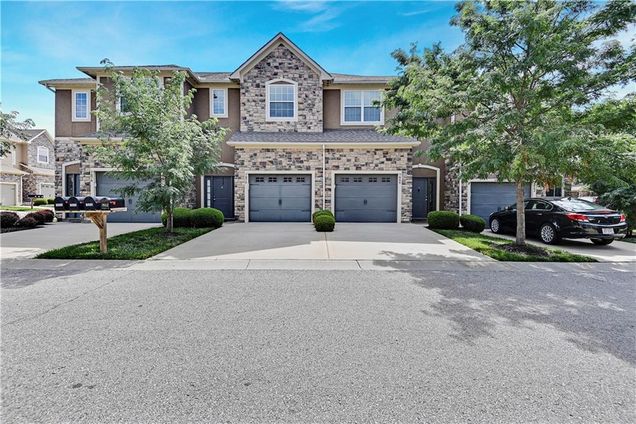 7870 W 158th Court Overland Park, KS Townhouse Sold - Photo 1 of 30. Opens carousel modal