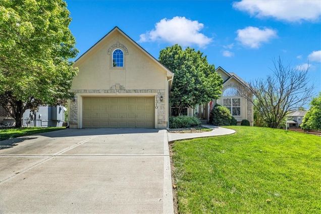 21310 W 59th Street Shawnee, KS House Sold - Photo 1 of 28. Opens carousel modal