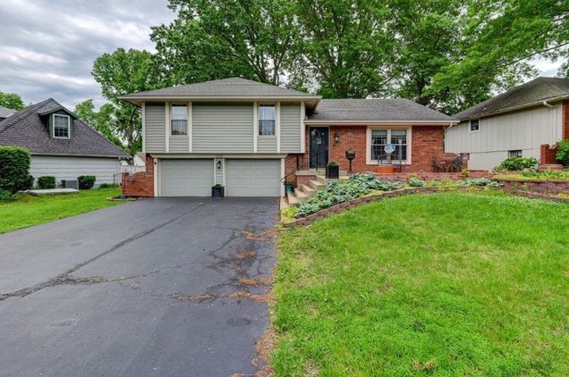 3309 S Phelps Road Independence, MO House Sold - Photo 1 of 39. Opens carousel modal