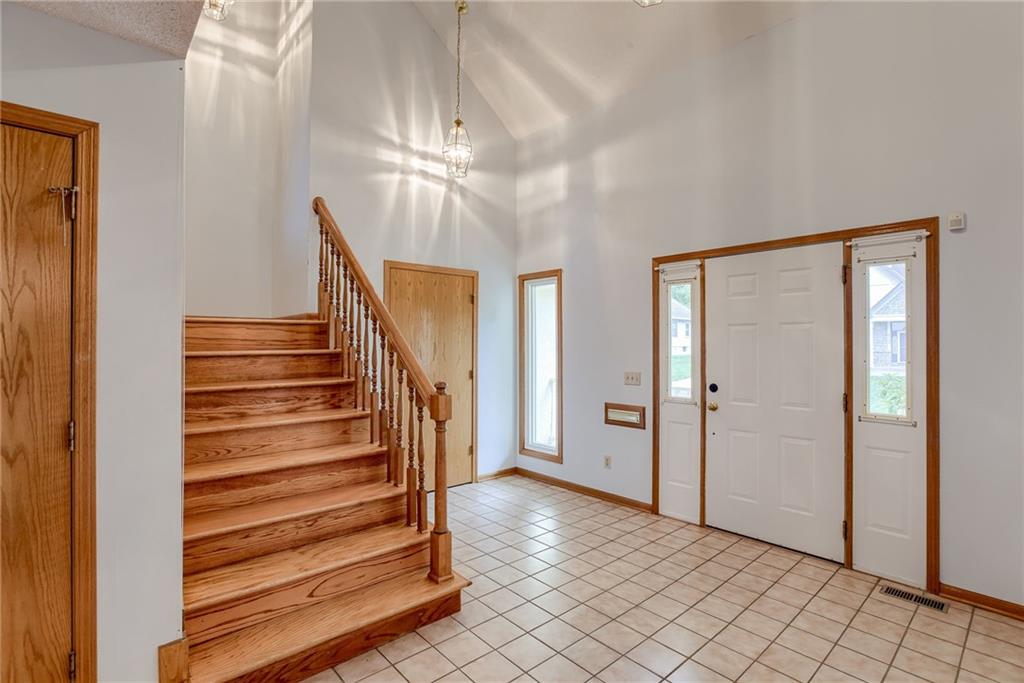 6830 Bluejacket St, Shawnee, KS 66203 Estately 🧡 MLS 2502823