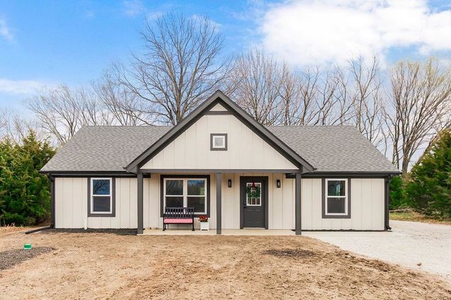 201 S Linn Valley Drive Linn Valley, KS House Sold - Photo 1 of 21. Opens carousel modal