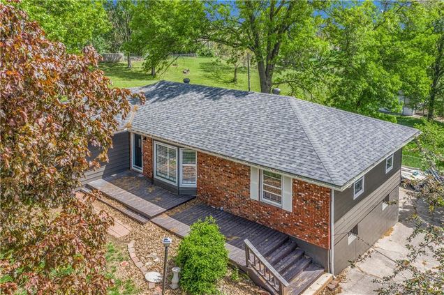 10609 NW Meadow Lane Drive