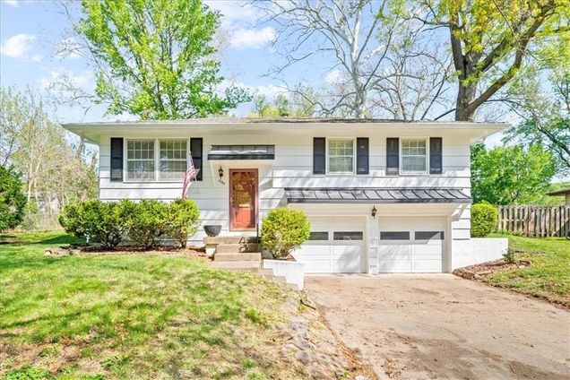 10310 W 73rd Street Shawnee, KS House Sold - Photo 1 of 26. Opens carousel modal