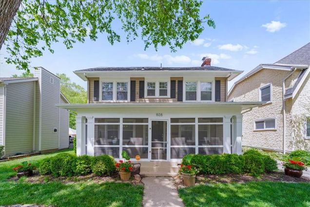 808 W 72nd Street Kansas City, MO House Sold - Photo 1 of 33. Opens carousel modal
