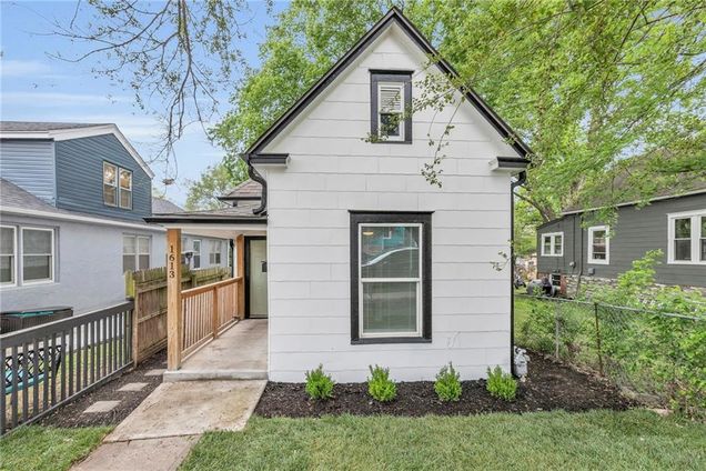 1613 W 39th Avenue Kansas City, KS House Sold - Photo 1 of 26. Opens carousel modal