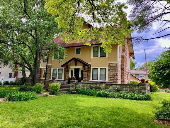 7300 Summit Street Kansas City, MO House Sold - Photo 1 of 41. Opens carousel modal
