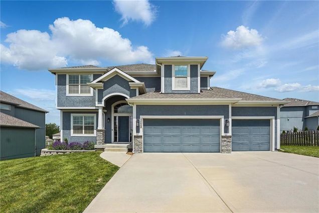 5228 NE 91st Street Kansas City, MO House Sold - Photo 1 of 36. Opens carousel modal