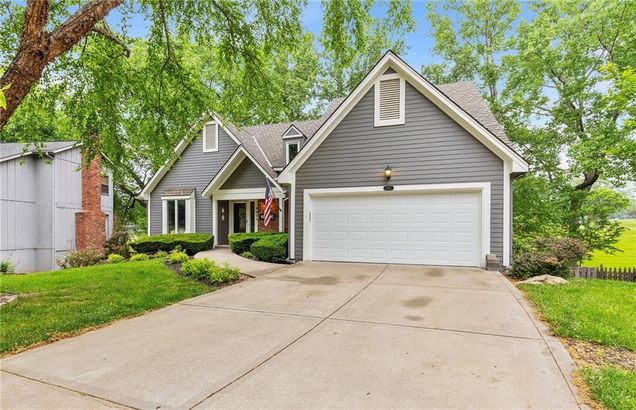 4011 NE Woodridge Drive