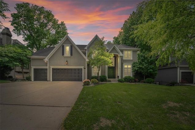 5817 W 147th Place