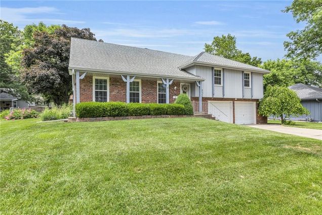 802 Balboa Street Lee's Summit, MO House Sold - Photo 1 of 26. Opens carousel modal