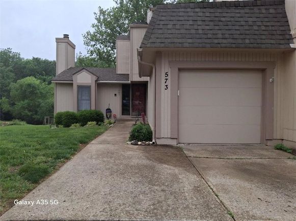 573 NW Valleybrook Road Unit 4