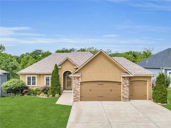 2409 SE Ridge Line Drive