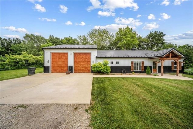 6401 SE Hamilton Road Holt, MO House Active - Photo 1 of 54. Opens carousel modal