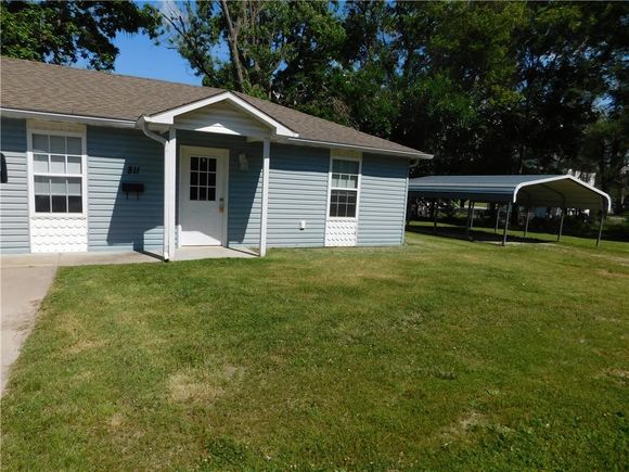 811 W Austin Boulevard Nevada, MO House Active - Photo 1 of 7. Opens carousel modal