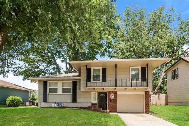 7908 E 117th Terrace Kansas City, MO House Active - Photo 1 of 19. Opens carousel modal