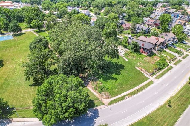 2926 The Paseo Boulevard Kansas City, MO Plot of land Active - Photo 1 of 18. Opens carousel modal