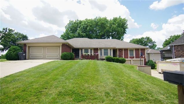 1101 1103 N 1st Street Blue Springs, MO Multifamily Active - Photo 1 of 1. Opens carousel modal