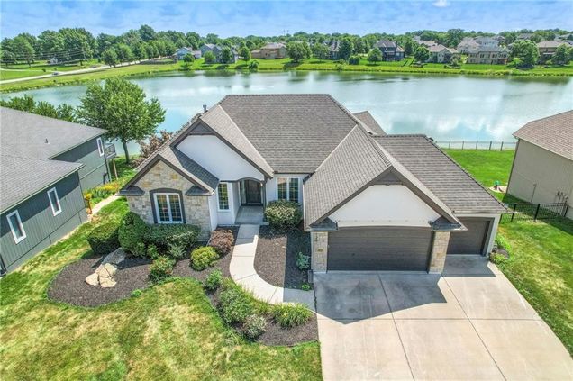 129 SE Chelsea Drive