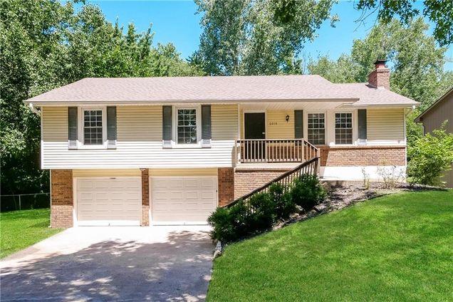 5918 66th Terrace Kansas City, MO House Active - Photo 1 of 17. Opens carousel modal
