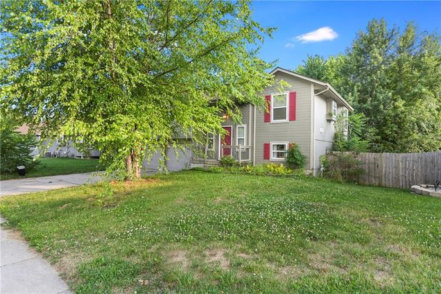 1104 N Viking Drive