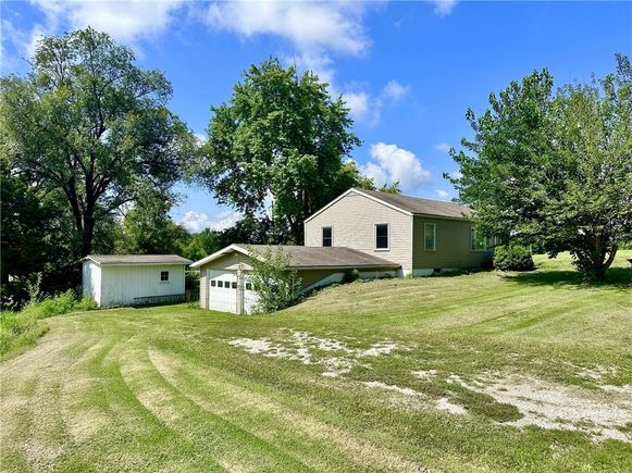 906 W 13th Court
