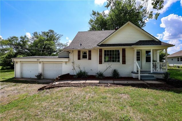 6610 NW Waukomis Drive