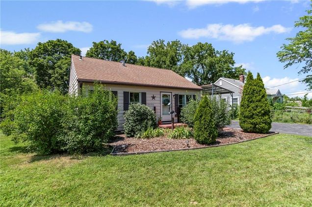 3434 NE Monterey Avenue Kansas City, MO House Active - Photo 1 of 18. Opens carousel modal