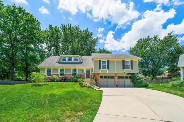 200 NE Oak Tree Lane
