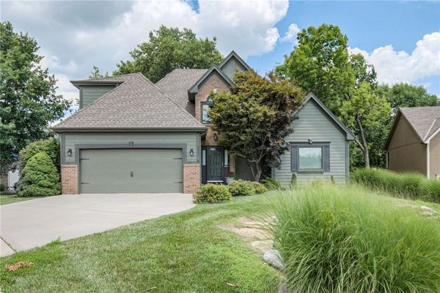 8625 N Dawn Avenue Kansas City, MO House Active - Photo 1 of 66. Opens carousel modal