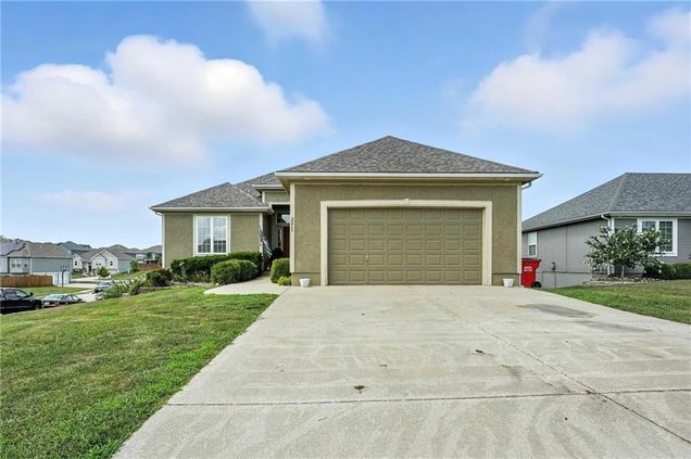2211 NW Hedgewood Drive