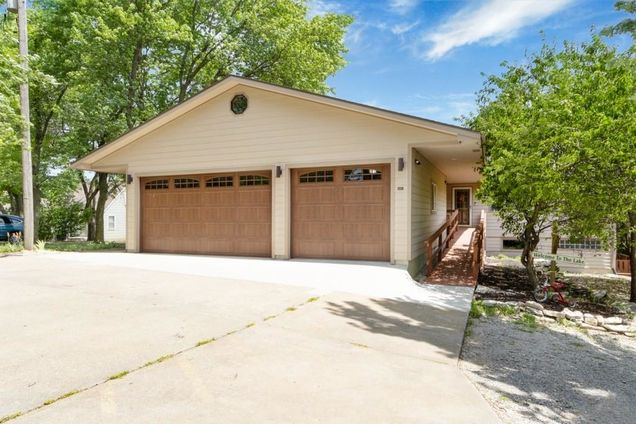 284 W Flint Hills Drive