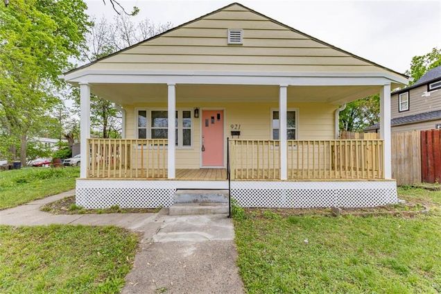 921 Armstrong Avenue Kansas City, KS House Active - Photo 1 of 27. Opens carousel modal