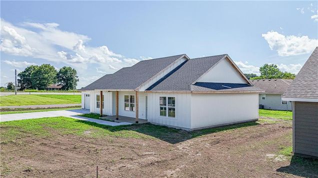 710 Ivy Lane