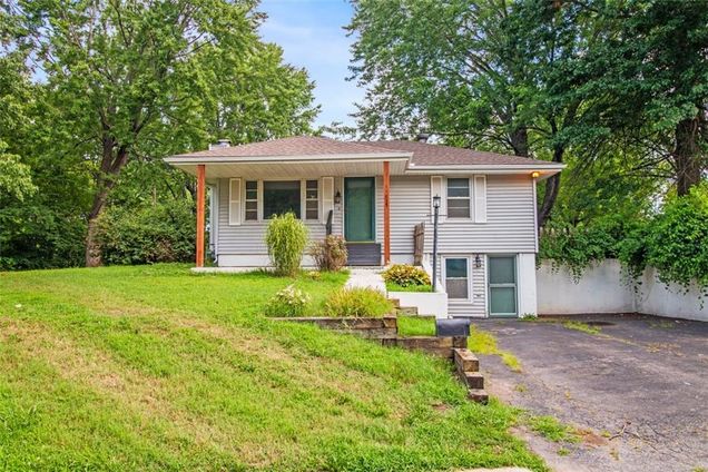 513 Golf Street Odessa, MO House Active - Photo 1 of 24. Opens carousel modal