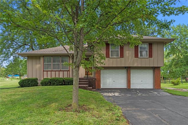 105 N Austin Street Oak Grove, MO House Pending - Photo 1 of 45. Opens carousel modal