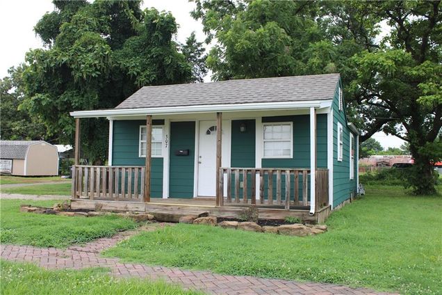 307 E 6th Street Pittsburg, KS House Active - Photo 1 of 13. Opens carousel modal