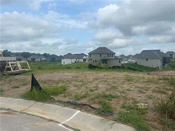 7070 NW Yulich Court Parkville, MO Plot of land Active - Photo 1 of 4. Opens carousel modal