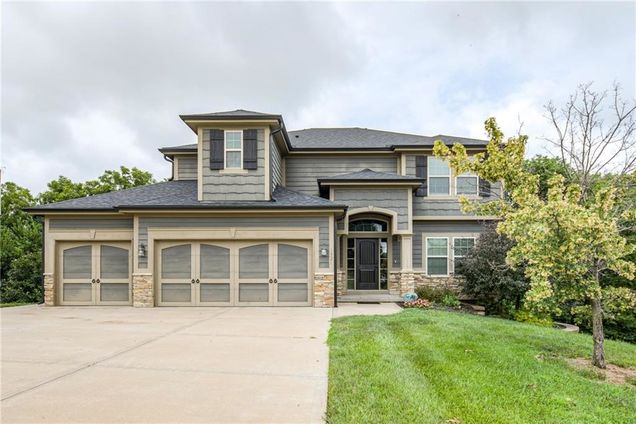 1521 Duncan Drive Liberty, MO House Active - Photo 1 of 60. Opens carousel modal
