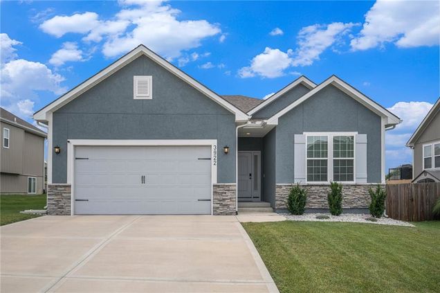 3922 NW 96th Street Kansas City, MO House Active - Photo 1 of 31. Opens carousel modal
