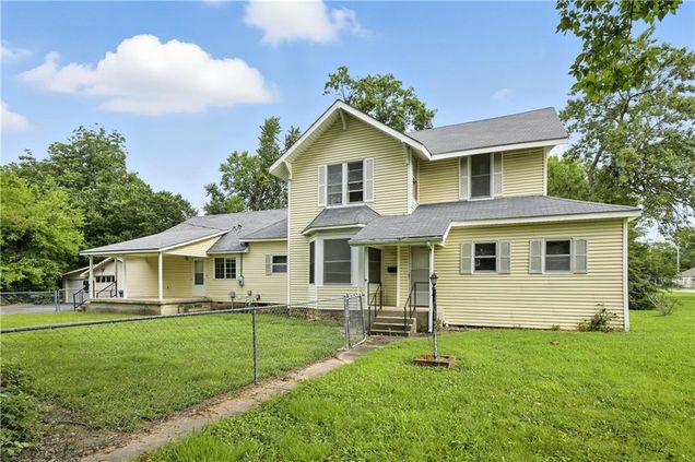 205, 213 N High School Street Columbus, KS House Active - Photo 1 of 56. Opens carousel modal