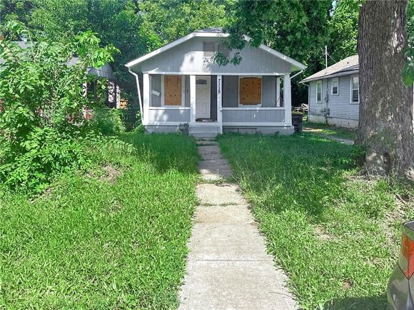 7115 Bellefontaine Avenue Kansas City, MO House Active - Photo 1 of 15. Opens carousel modal