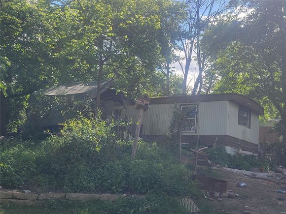 562 Court Dorothy Lane